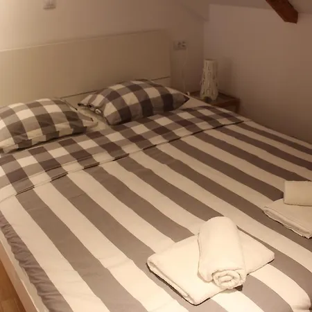 Rupe Apartman *