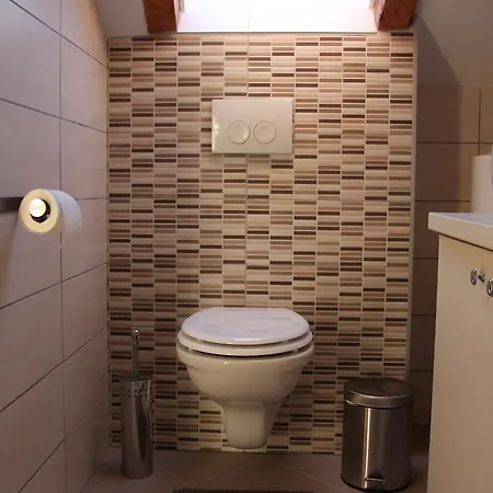 Rupe Apartman *